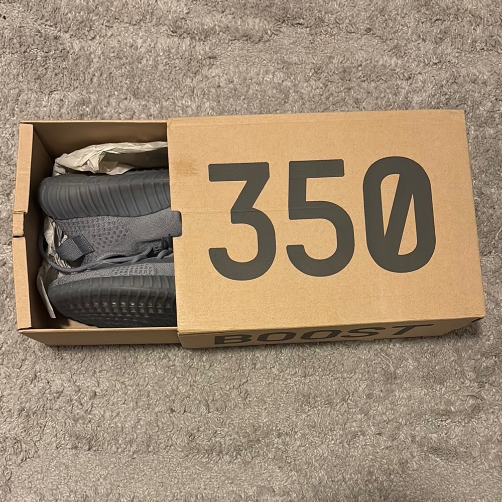 adidas Yeezy Boost 350 V2 Gunmetal/Charcoal